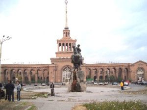 Памятник Давиду Сасунскому --- Нажмите, чтобы увеличить.