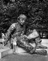 Памятник А.Эйнштейну в Вашингтоне --- Нажмите, чтобы увеличить.