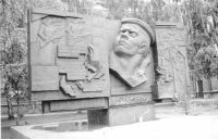 Памятник Никонову в Тольятти --- Нажмите, чтобы увеличить.