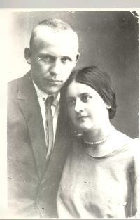 Н. Разин с супругой Зинаидой Алексеевной. Фото из семейного архива. Публикуется впервые --- Нажмите, чтобы увеличить.